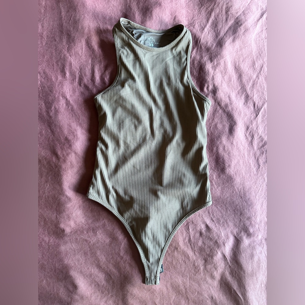 Klassy Network Ribbed Neutral Bodysuits - Picture 5 of 7